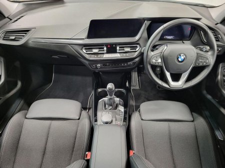 2024 BMW 1 Series - view 4