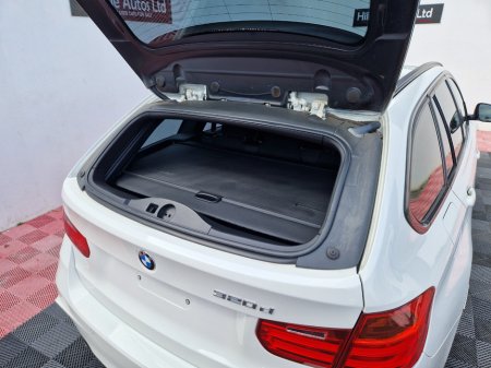 2014 BMW 3 Series - thumbnail 24