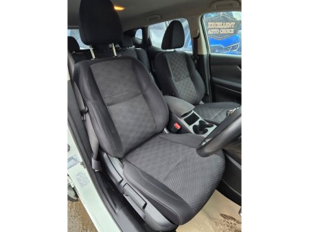 2016 Nissan Qashqai - thumbnail 12