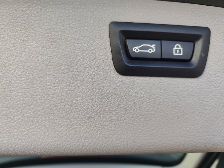 2015 BMW 3 Series - thumbnail 17