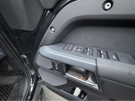 2023 Land Rover Defender 110 P400e X-DYNANIC AUTO URBAN==HUGE SPEC== €84,950 thumbnail