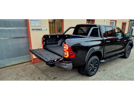 2026 Toyota Hilux - thumbnail 5