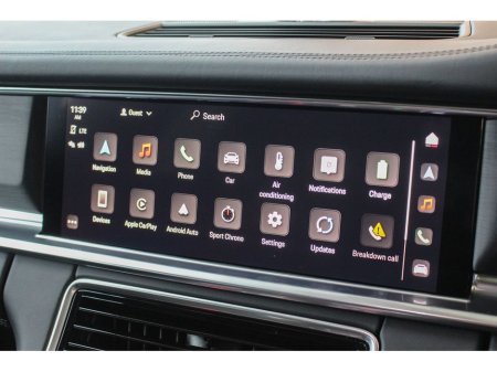 2023 Porsche Panamera - thumbnail 40