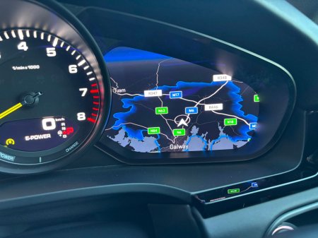 2022 Porsche Cayenne Coupe 3.0 V6 e-hybrid €73,995 thumbnail