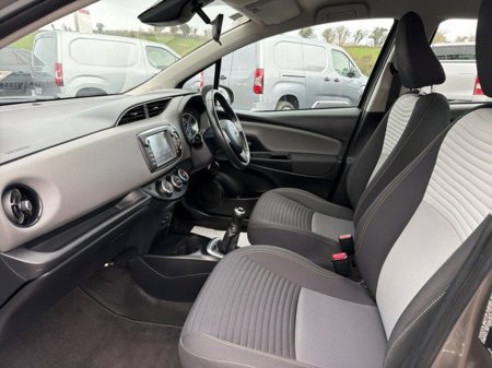 2018 Toyota Yaris - thumbnail 6