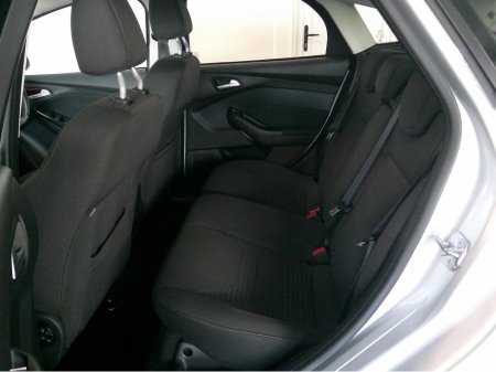 2017 Ford Focus - thumbnail 13