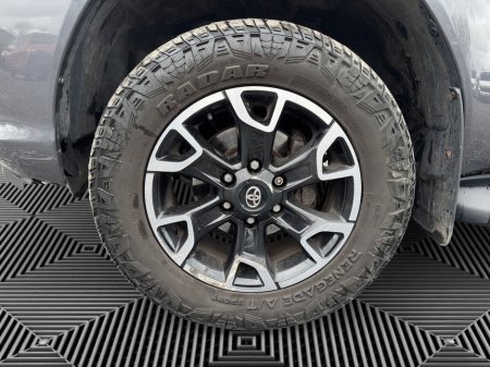 2018 Toyota Hilux - thumbnail 10