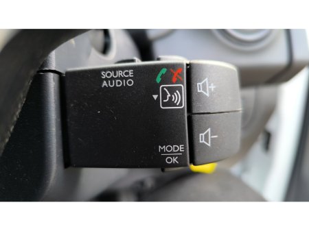 2017 Dacia Sandero - thumbnail 16