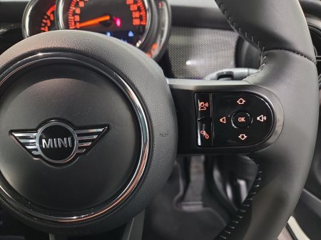 2023 MINI Hatch COOPER Cooper Exclusive Auto thumbnail