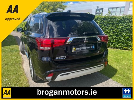 2021 Mitsubishi Outlander *********Deposit Taken***********2.4 Design Phev Cvt 4WD*Full Service History*One owner*Reverse Camera*Heated Seats*Privacy Glass*Simi &AA Aproved 2026 thumbnail