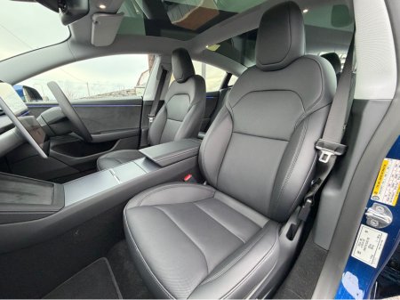 2025 Tesla Model 3 - thumbnail 2