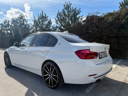 2016 BMW 3 Series - thumbnail 2