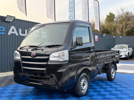 2019 Daihatsu Hijet - thumbnail 2