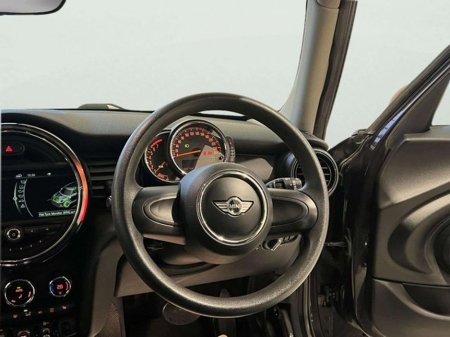 2016 MINI Cooper 1.2 Automatic, Reversing camera €13,895 thumbnail