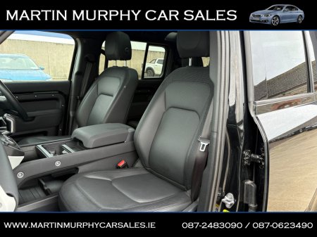 2023 Land Rover Defender 110 3.0 D250 X-DYNAMIC 7 SEATS €89,950 thumbnail