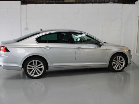 2018 Volkswagen Passat - thumbnail 5