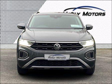 2024 Volkswagen T-Roc - thumbnail 2