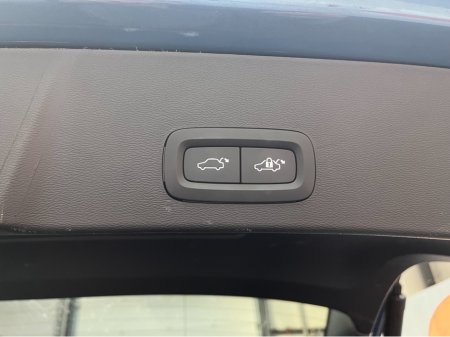 2022 Volvo XC40 2022 VOLVO XC40 EV RECHARGE ULTIMATE AUTOMATIC / CRUISE CONTROL / 360° CAMERA / ELECTRIC MEMORY & HEATED SEATS / PANORAMIC SUNROOF €27,950 thumbnail