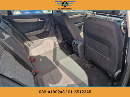 2012 Volkswagen Passat - thumbnail 18