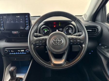 2023 Toyota Yaris HYBRID LUNA SPORT €24,950 thumbnail