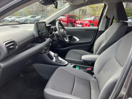 2023 Toyota Yaris - thumbnail 6