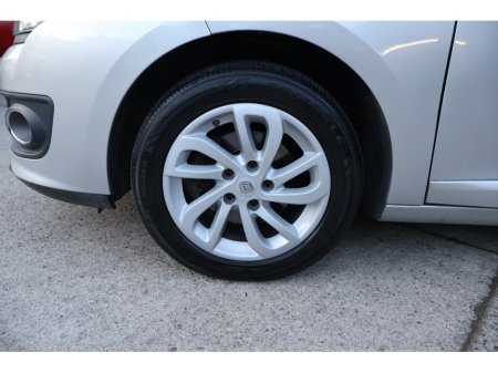 2015 Renault Grand Megane ESTATE LIMITED EDITION New Tyres, Timing Belt &  12 Month NCT! €7,495 thumbnail