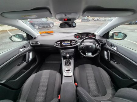 2015 Peugeot 308 - thumbnail 8