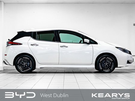 2025 Nissan Leaf - view 3