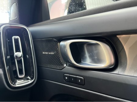 2023 Volvo XC40 - thumbnail 14