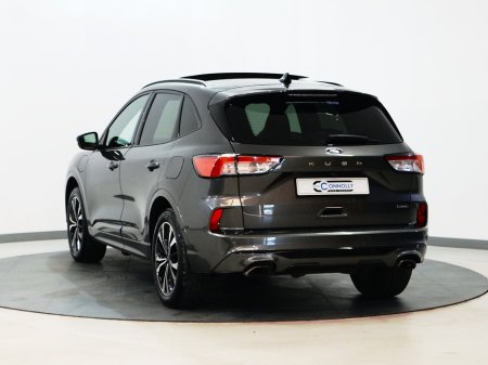 2022 Ford Kuga - view 4