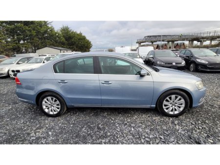 2011 Volkswagen Passat - thumbnail 5