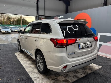 2020 Mitsubishi Outlander Plug-in Hybrid - Heated Seats + Heated Steering Wheel €24,950