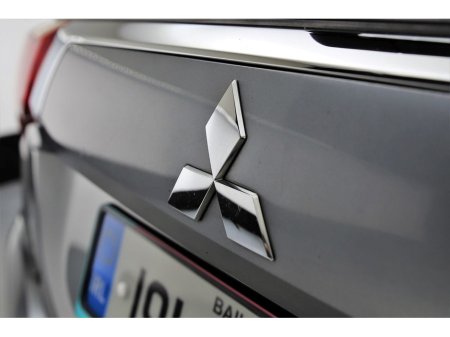 2018 Mitsubishi Outlander - thumbnail 18