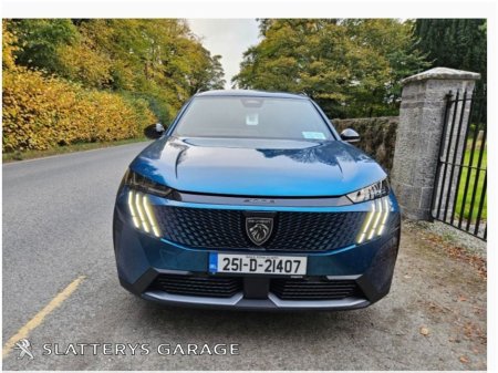 2025 Peugeot 5008 1.2 Hybrid 136bhp E-DCS6 Allure €47,995