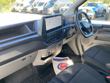 2025 Ford Transit Custom 2.5 Crewcab PHEV Automatic €42,500 thumbnail