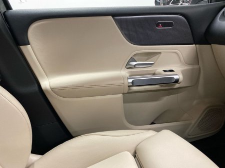 2020 Mercedes-Benz GLB GLB 180 d Progressive Auto | Reversing Camera, Heated Seats €32,950 thumbnail