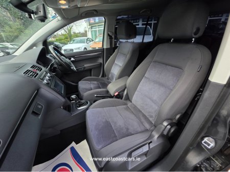 2012 Volkswagen Touran 7 SEATER * HIGHLINE ALCANTARA SEATS * REVERSING CAMERA * SIMI DEALER - SPECIALISING IN IMPORTS OF JAP AUTOMATIC HI SPEC BLUEMOTION // LARGE TOUCH SCREEN // €10,500 thumbnail