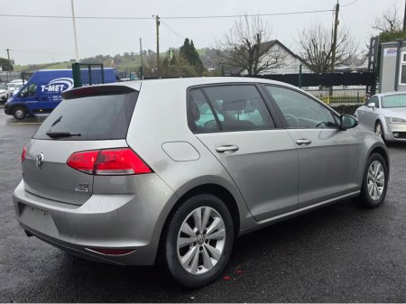 2017 Volkswagen Golf 1.2 TSI CARPLAY - ANDROID AUTO -  LANE ASSIST - PRIVACY GLASS  - REV CAMERA - LOW TAX BAND €15,950 thumbnail