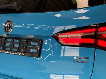 2023 MG HS EXCLUSIVE PHEV AUTO**PANORAMIC ROOF**DIGITAL DASH**TOUCH SCREEN APPLE CAR PLAY**MULTIFUNCTIONAL STEERING WHEEL**HEATED LEATHER SEATS**ELECTRIC SEATS**ELECTRIC FOLDING MIRRORS**ELECTRIC TAILGATE** €27,995 thumbnail