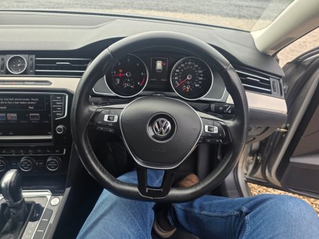 2015 Volkswagen Passat - thumbnail 9
