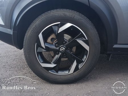 2023 Nissan Juke - thumbnail 9