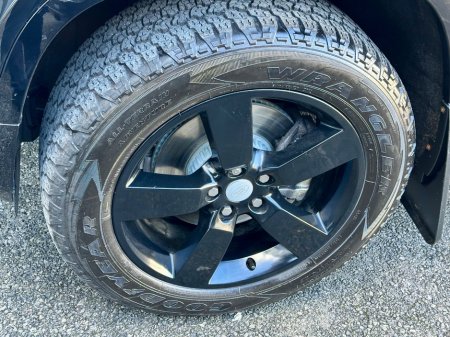 2025 Land Rover Defender - thumbnail 10