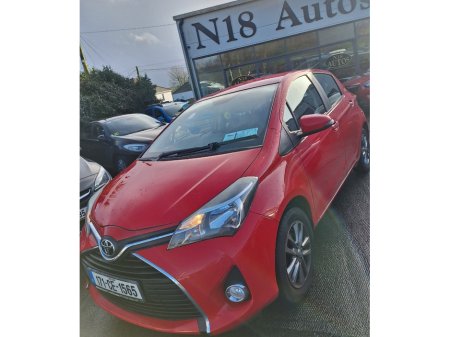 2017 Toyota Yaris - thumbnail 2