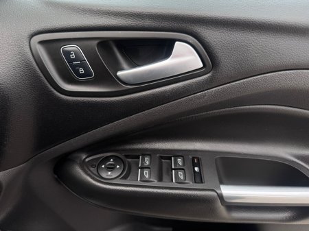 2018 Ford Kuga - thumbnail 23