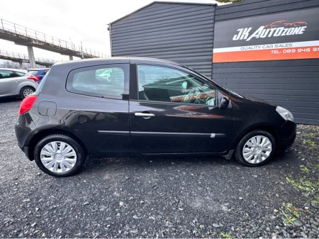 2010 Renault Clio 1.1 16V ROYALE ETHANOL 3DR €3,995 thumbnail