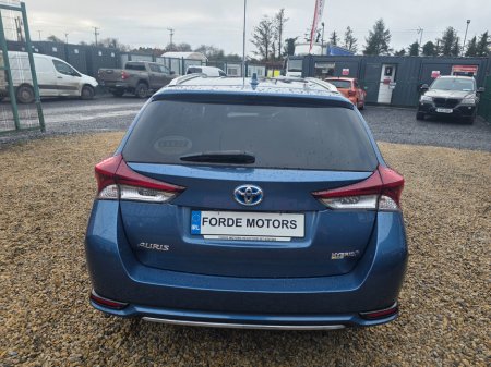 2017 Toyota Auris Hybrid Sol Touring Sports €16,950 thumbnail