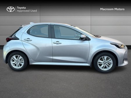 2025 Toyota Yaris FRESH SELECTION OF TRADE-INS Yaris Hybrid 115 Luna €27,000 thumbnail