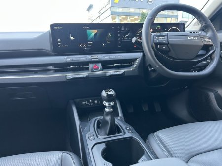 2026 Kia K4 1.0 K3 Mild Hybrid €36,395 thumbnail