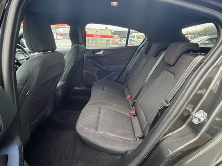 2021 Ford Focus - thumbnail 15