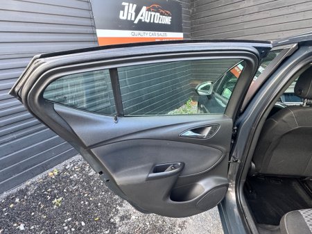 2016 Opel Astra - thumbnail 16